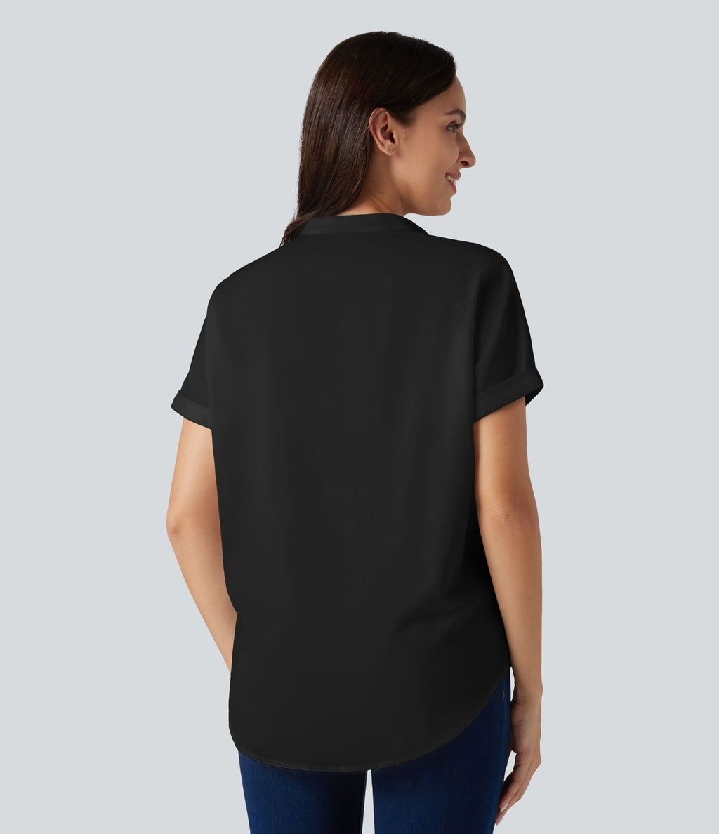 Blouse habillée en mousseline col V à manches courtes, ourlet arrondi et tissu infroissable