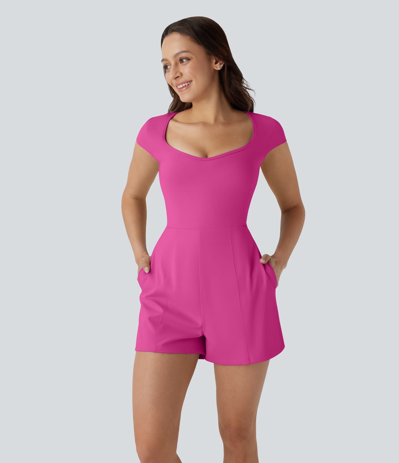 Combinaison de yoga Softlyzero™ Airy avec col U, manches courtes et poches latérales - Édition Easy Peasy