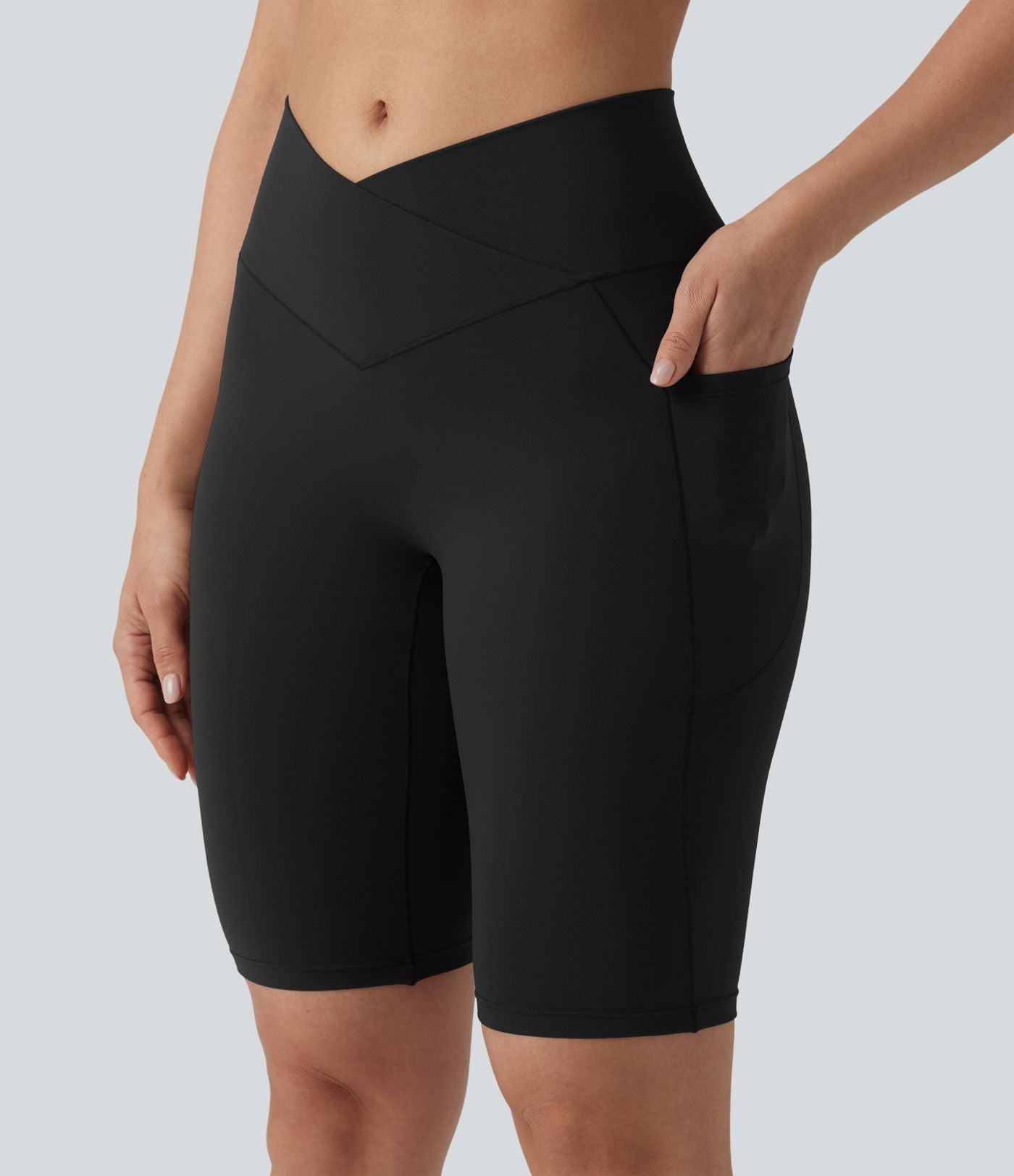 SoftlyZero™ Short cycliste de yoga croisé taille haute 23 cm avec poches - UPF50+