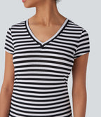 Robe t-shirt mi-longue à rayures et col en V