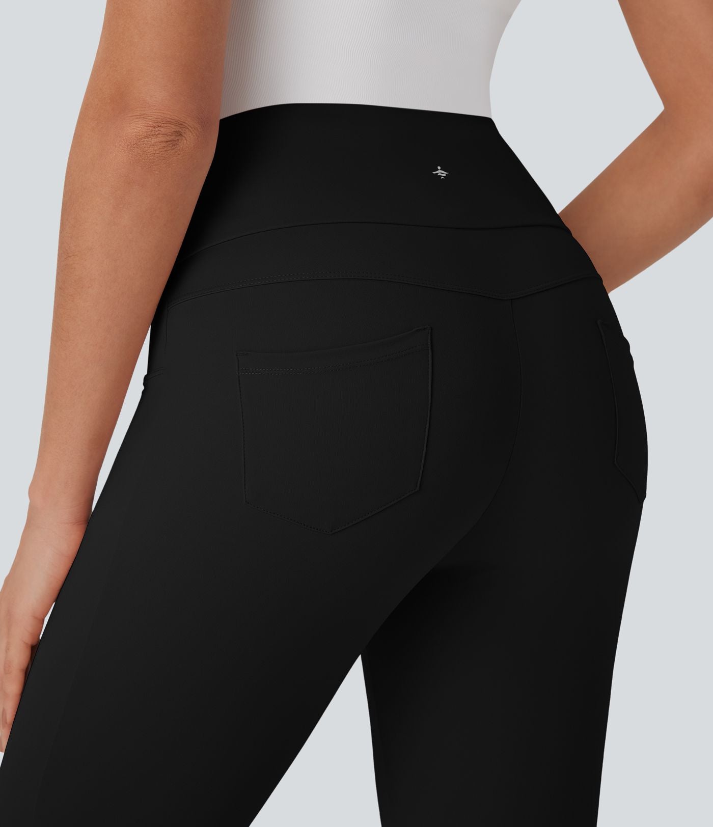 Pantalon corsaire décontracté taille moyenne à laçage avec poches arrière