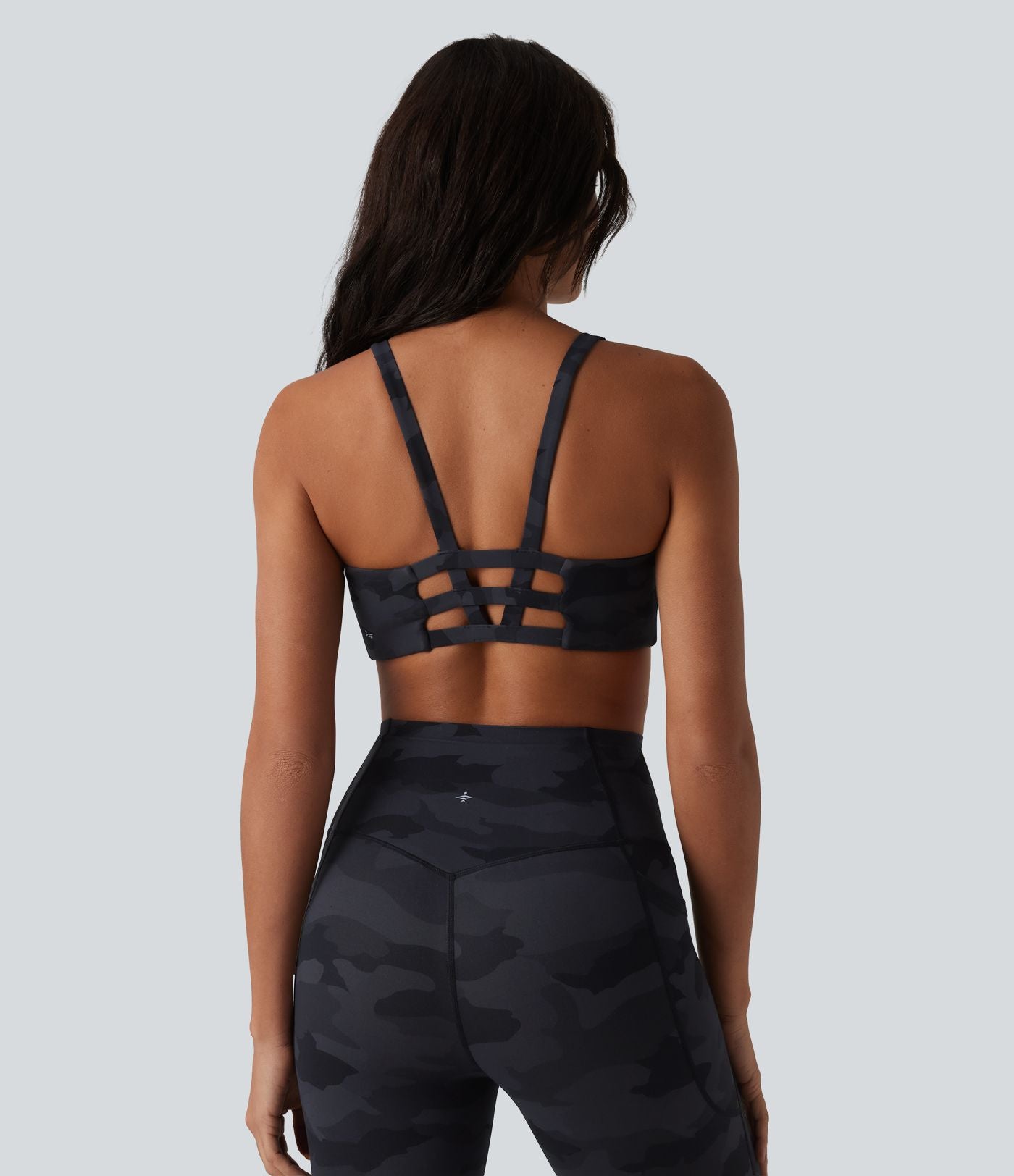 Halara UltraSculpt™ Brassière de sport yoga maintien léger col U à découpes imprimé camouflage