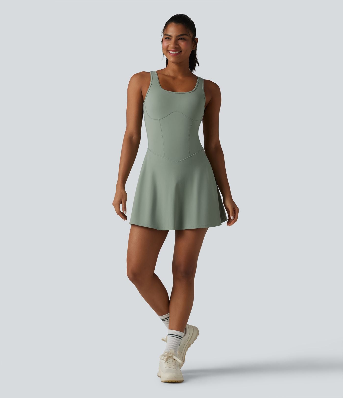 Robe de sport mini sans manches col U 2 en 1 avec soutien-gorge intégré et poches - Easy Peasy