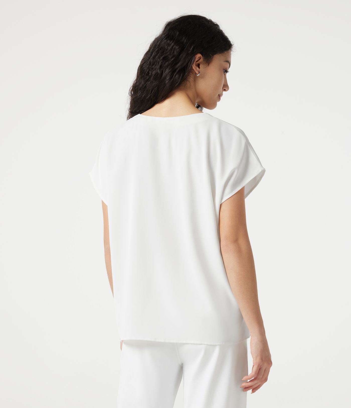 Blouse esprit bureau oversize défroissage facile, col V et manches courtes