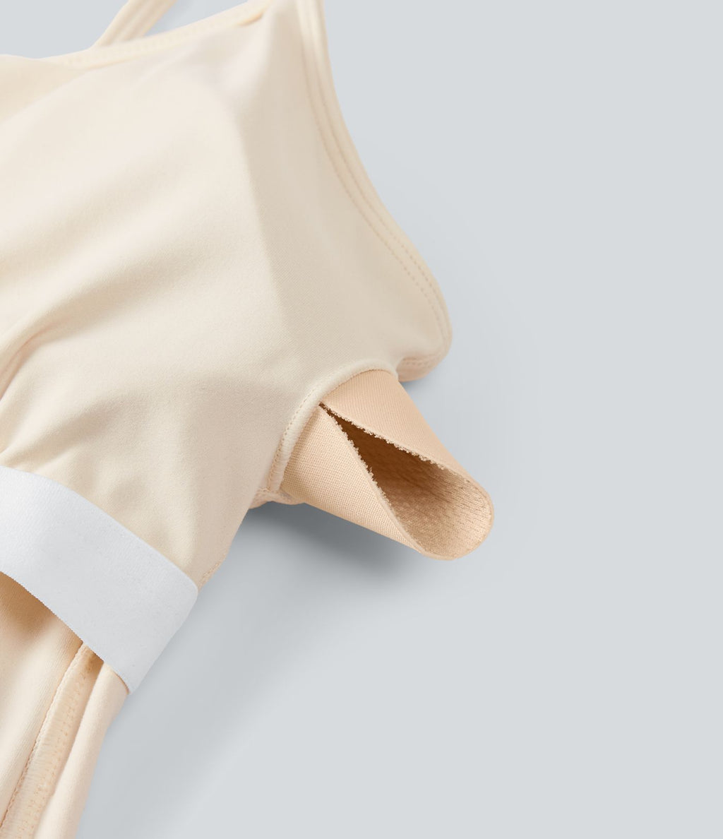 Combishort de soirée SoftlyZero™ Plush à encolure bateau avec coussinets amovibles, mesh contrasté et poches, accès facile Easy Peasy