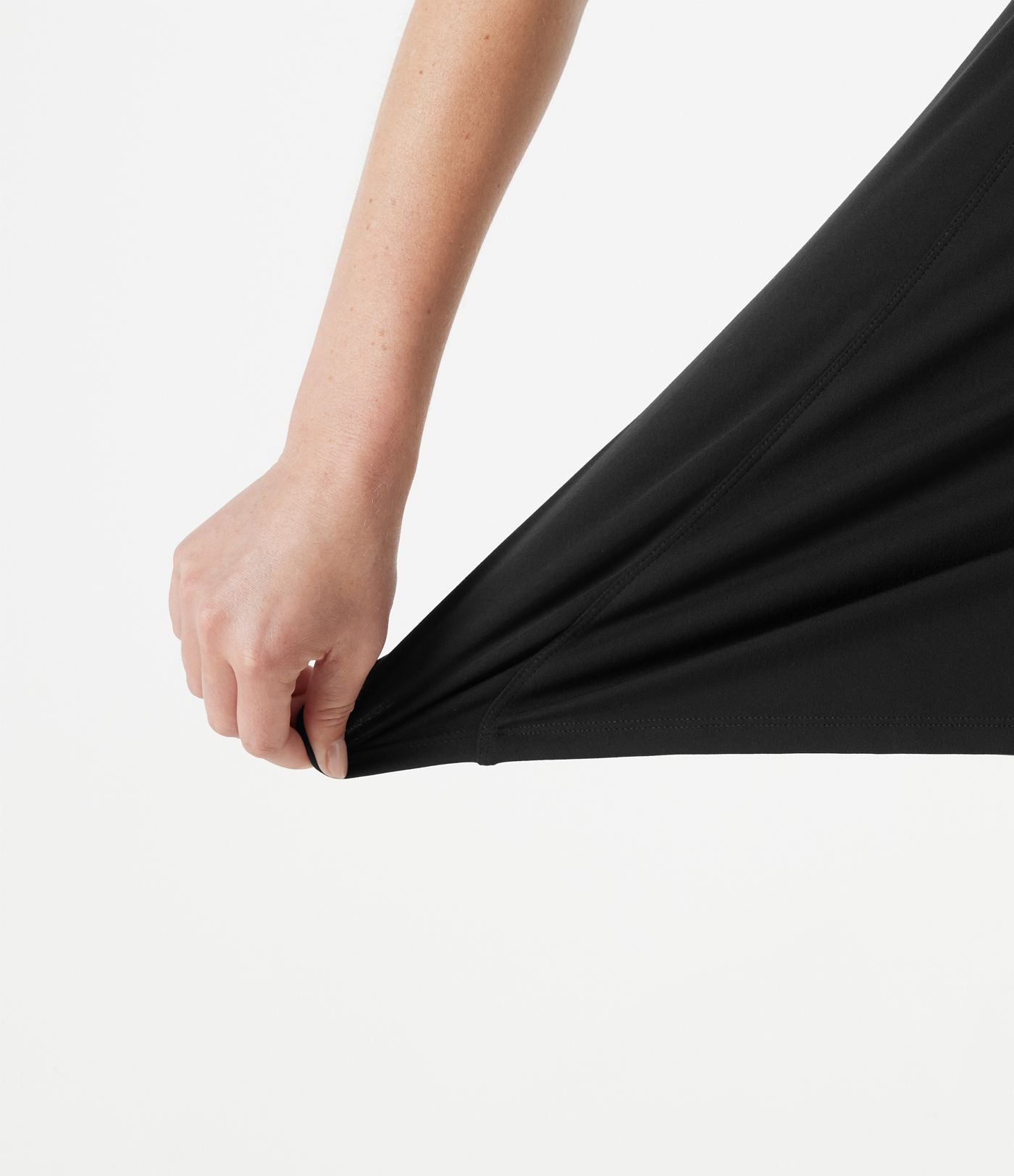 Robe sport de tennis mini SoftlyZero™ sans manches avec dentelle contrastée torsadée, brassière intégrée et poches - Easy Peasy - UPF50+