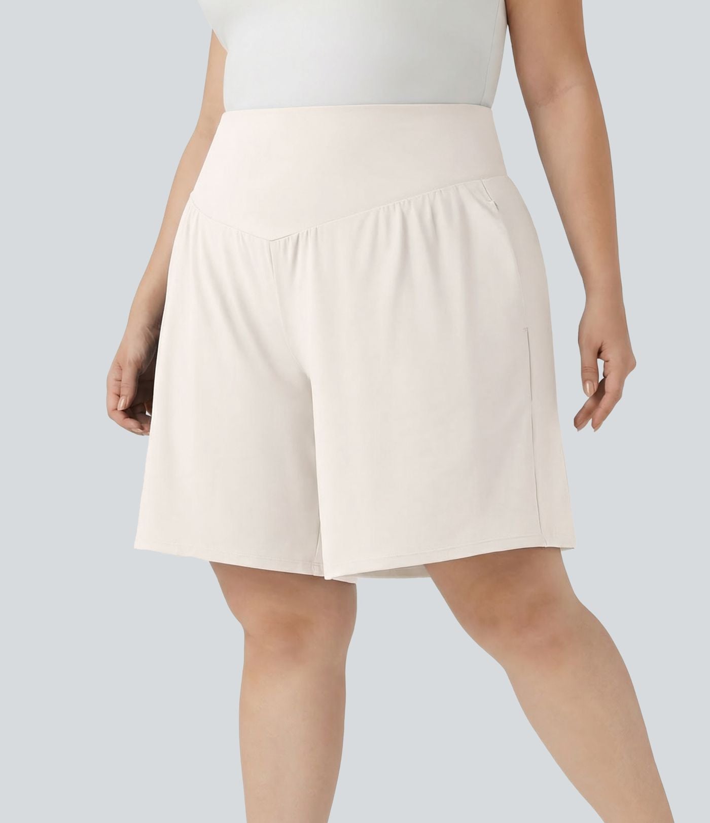 Bermuda de yoga grande taille SoftlyZero™ Airy taille haute effet frais InstantCool avec poches