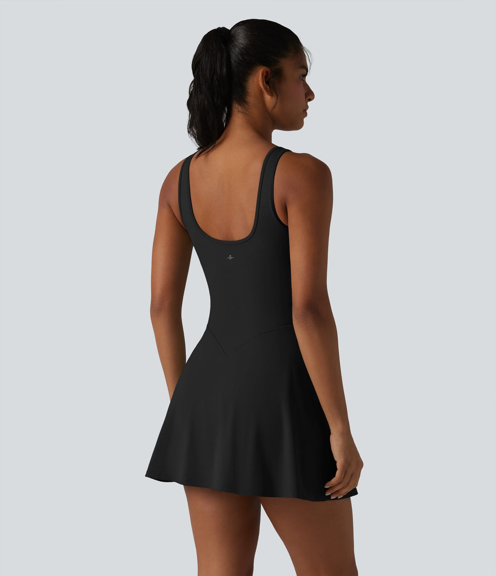 Robe de sport mini sans manches col U 2 en 1 avec soutien-gorge intégré et poches - Easy Peasy
