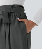 Pantalon Tailleur à taille haute, ceinture, poches latérales et jambes droites