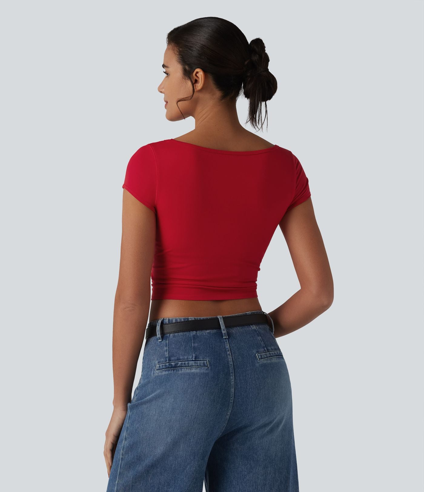 T-shirt court col bateau manches courtes avec fronces et brassière intégrée