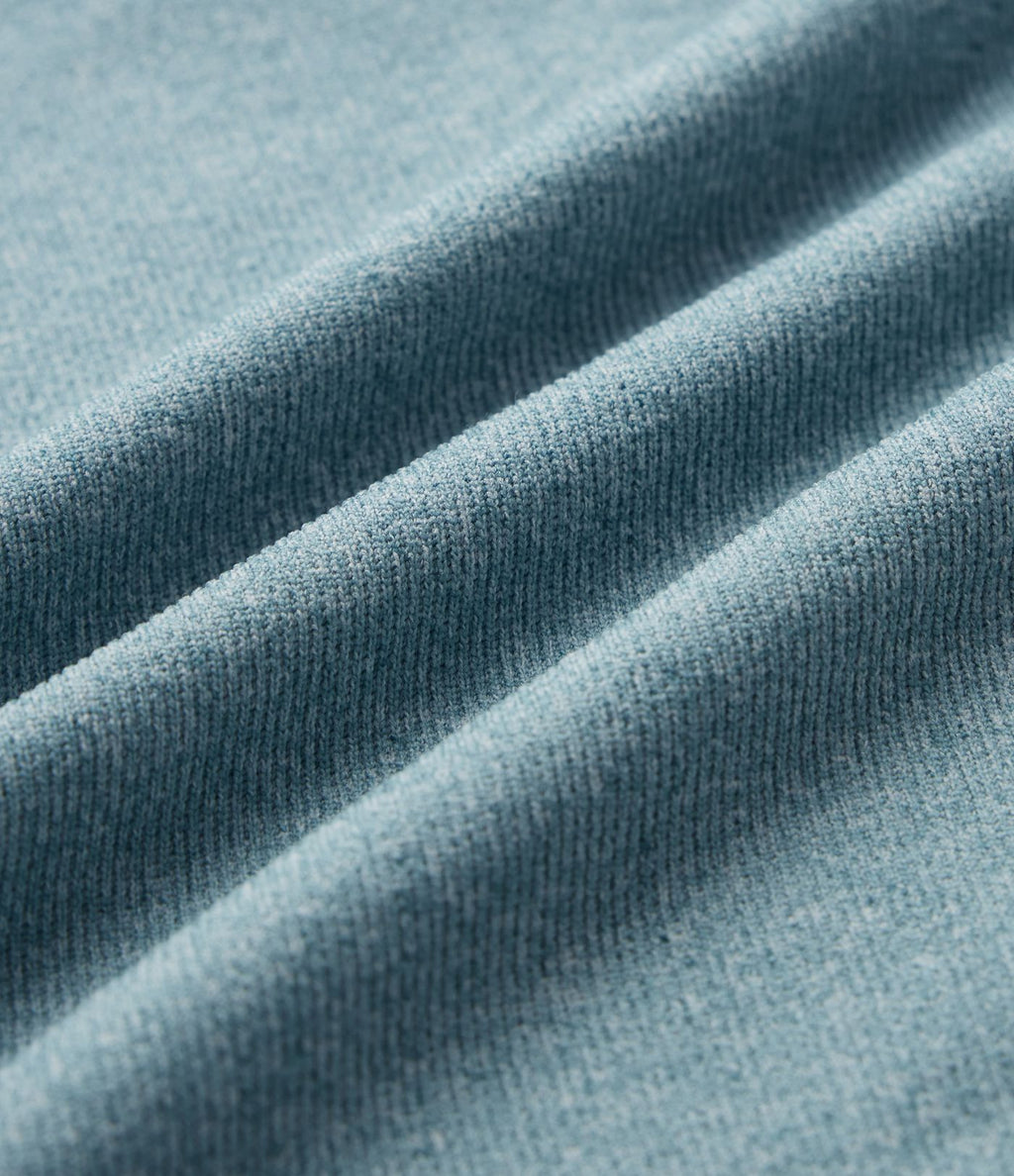 Robe mini moulante OneForm Seamless Flow à capuche avec cordon de serrage, manches courtes et poche