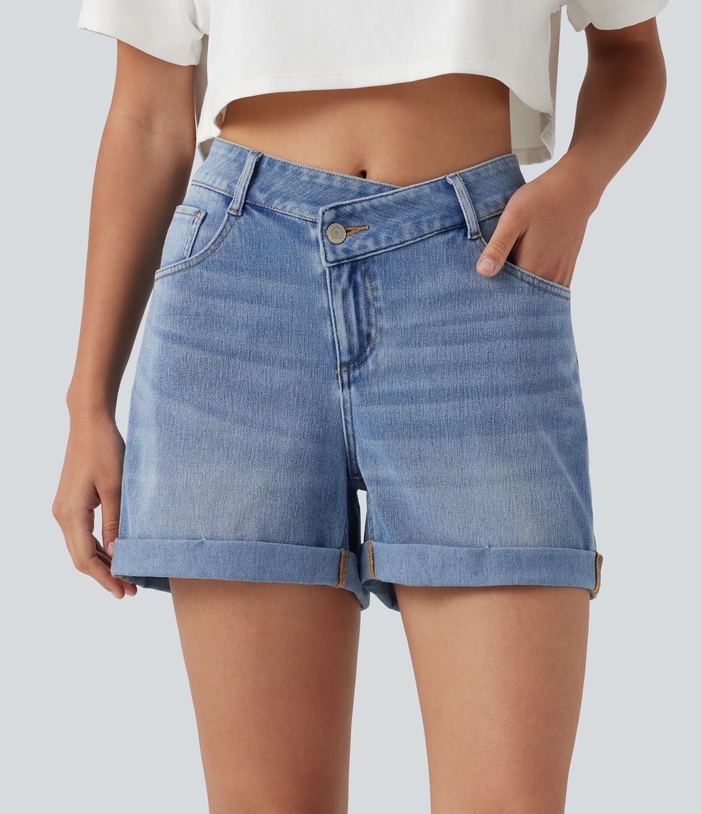 Short denim décontracté Halara Flex™ asymétrique délavé taille haute ourlet roulotté avec poches