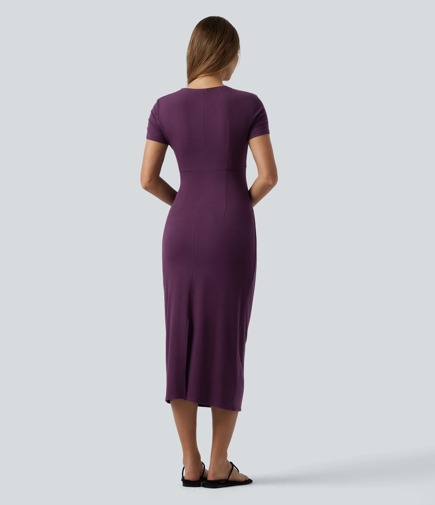 Robe midi col rond manches courtes avec découpes et fronces