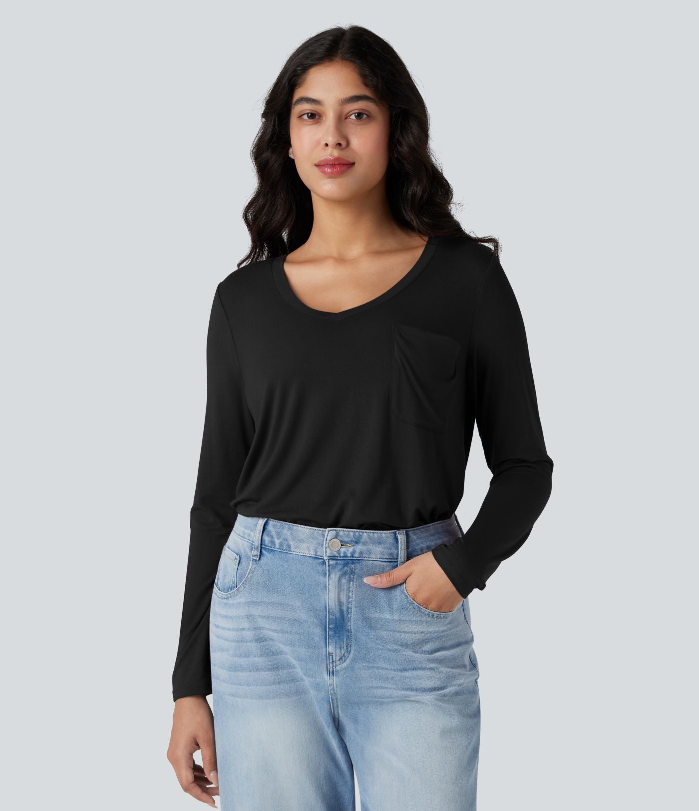 T-shirt col V manches longues ourlet arrondi coupe décontractée avec poche