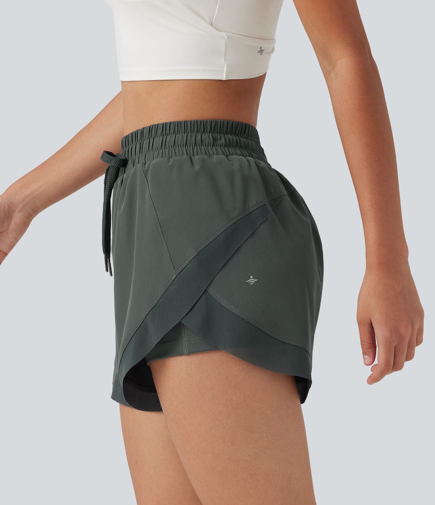 Short de running 2-en-1 taille mi-haute 7,5 cm avec cordon, ourlet incurvé, mesh contrasté et poches