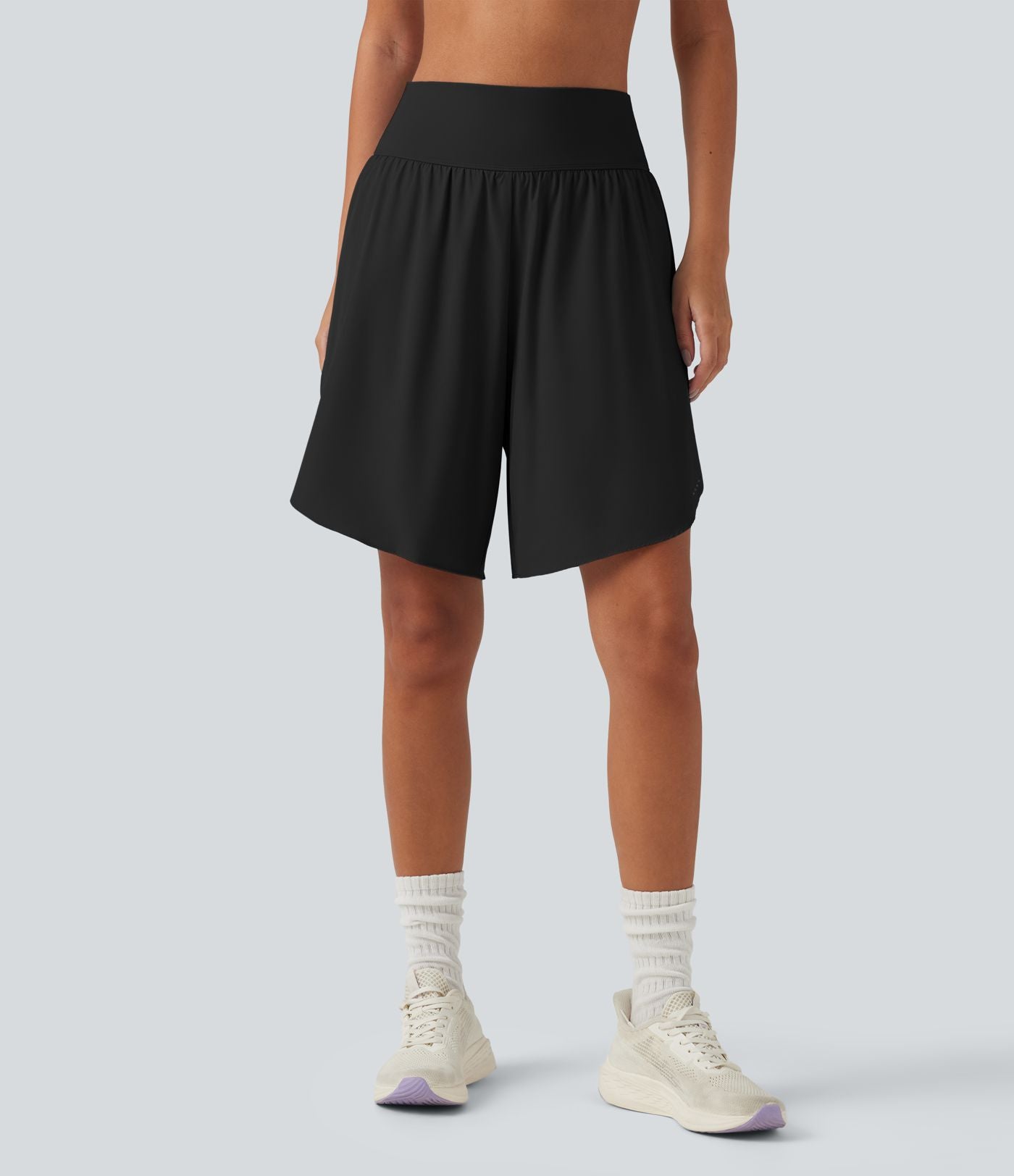 Short de course 2 en 1 SoftlyZero™ QuickDry taille haute, effet ventre plat, pois réfléchissants, ourlet croisé, 23 cm, avec poches