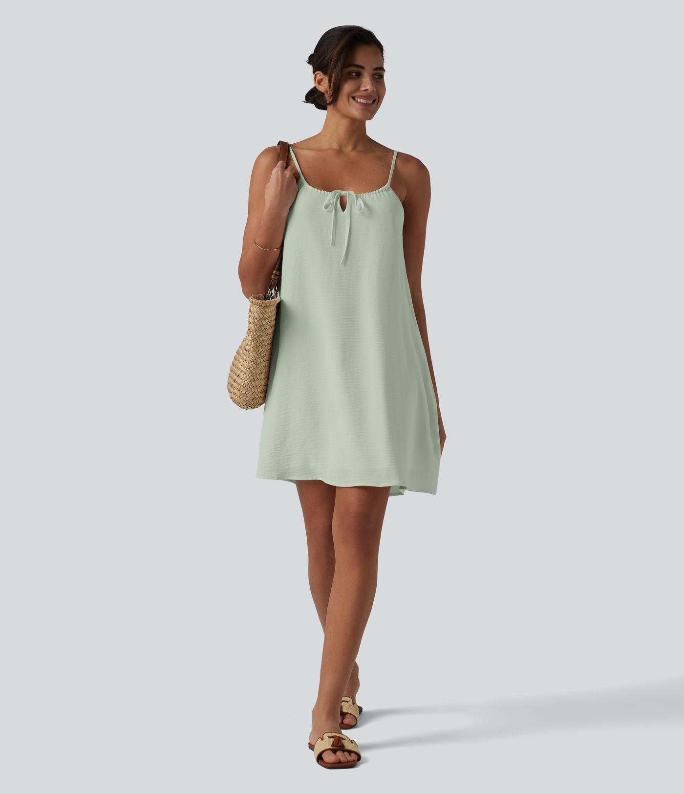 Robe courte à bretelles aspect lin avec laçage décoratif et poches