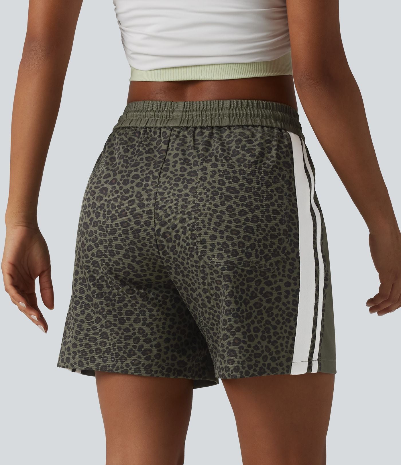 Short ample décontracté à taille mi-haute, cordon de serrage, rayures color block, imprimé léopard contrastant, 12,5 cm, avec poches