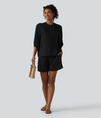Blouse de villégiature à col Henley et manches 3/4, aspect lin.