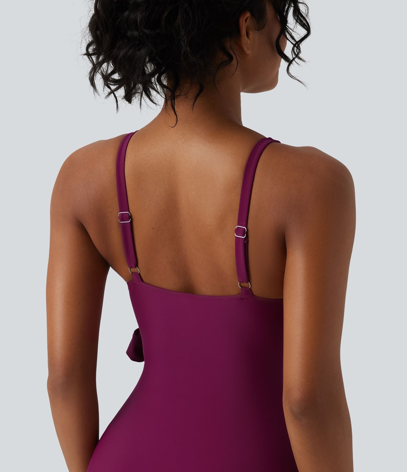 Maillot de bain une pièce gainant col V avec brassière intégrée et liens latéraux