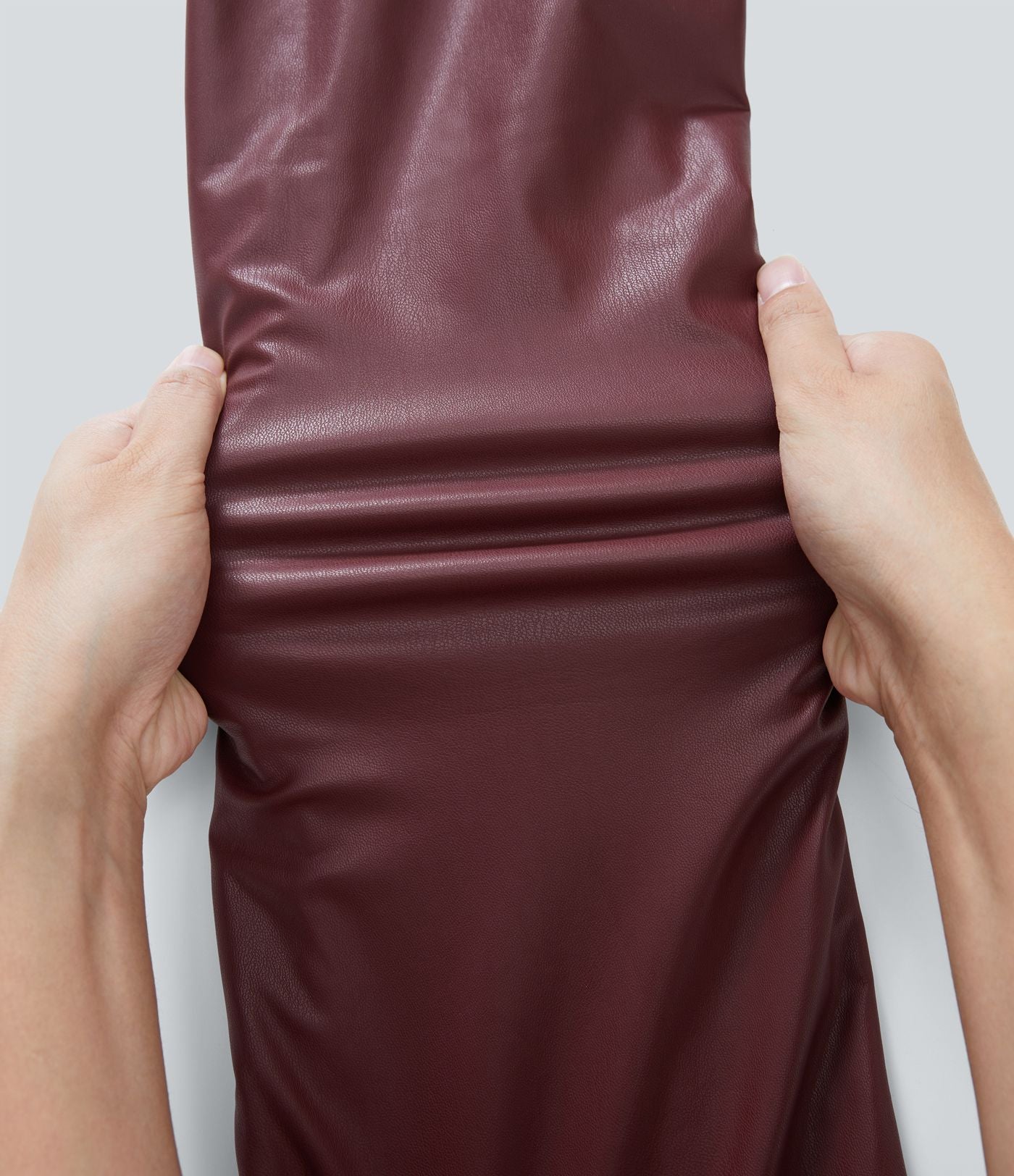 Pantalon décontracté tissu enduit taille haute coupe droite avec poches