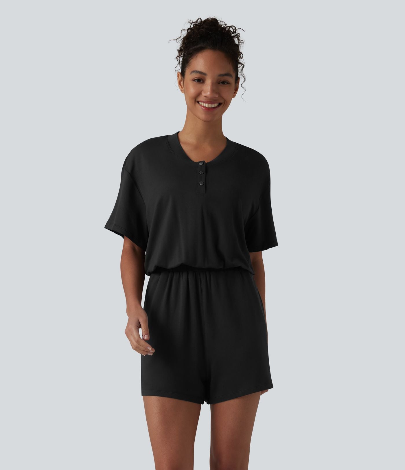 Combinaison-short casual henley à manches courtes avec poches — Easy Peasy