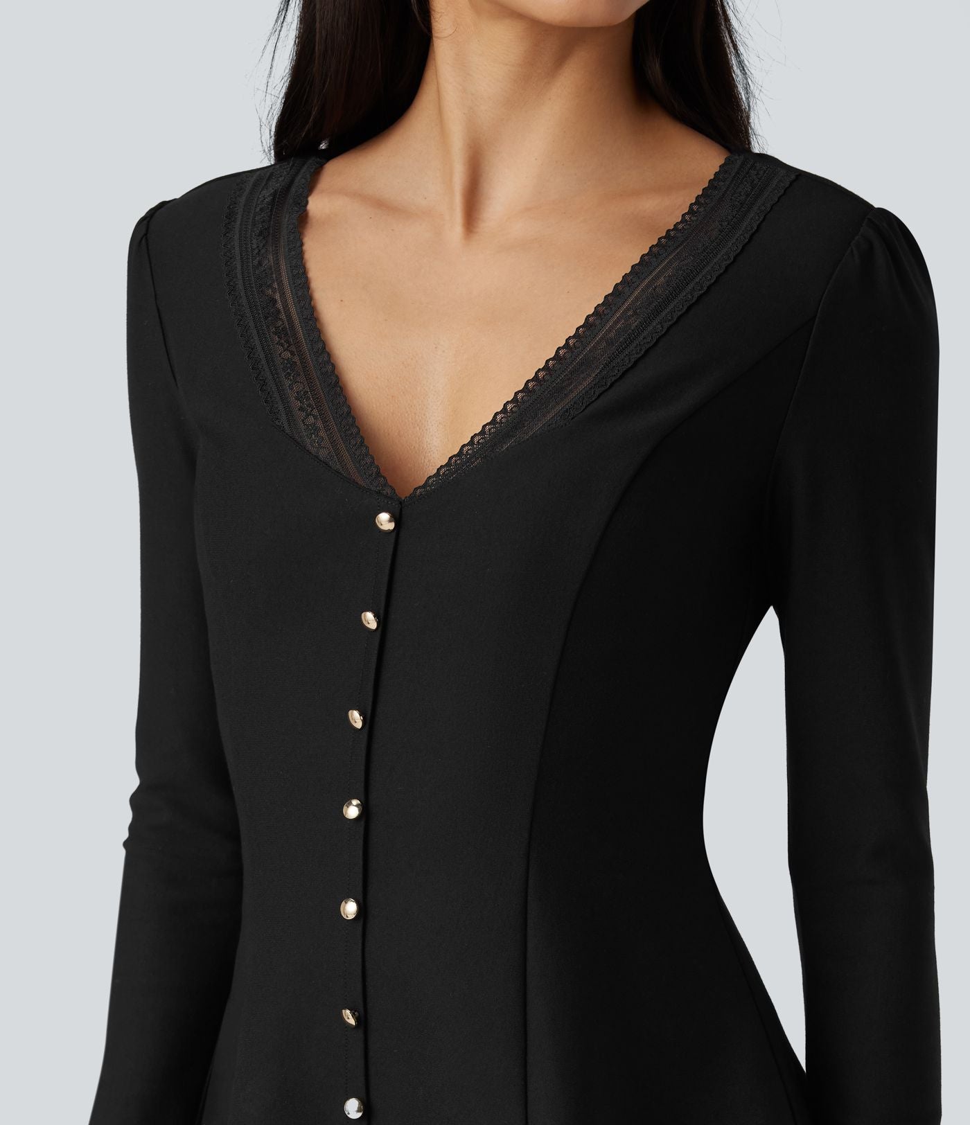 Blouse de travail à col V, dentelle contrastante, manches longues et ourlet à volants