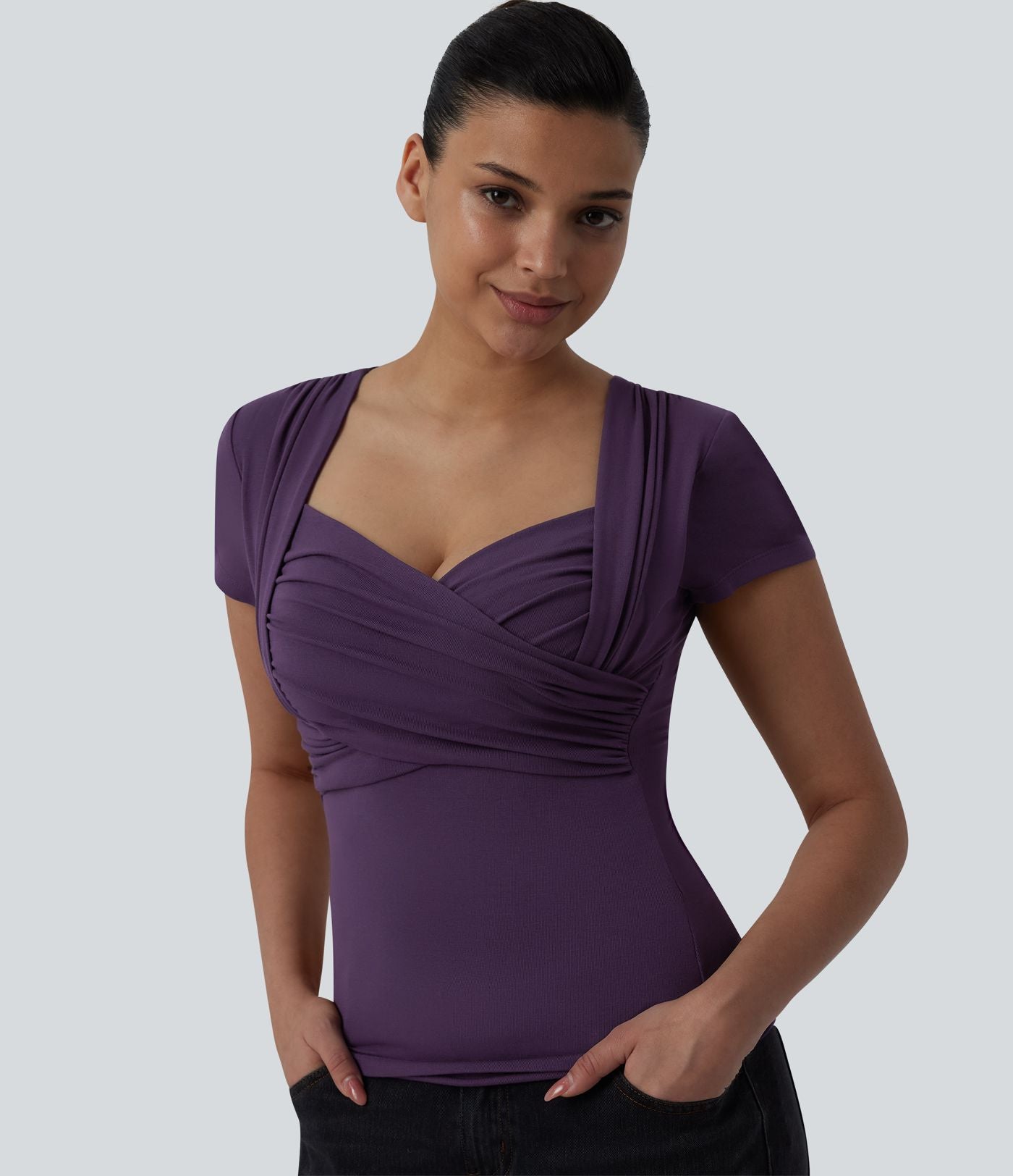 Top casual décolleté cœur manches courtes croisé avec fronces