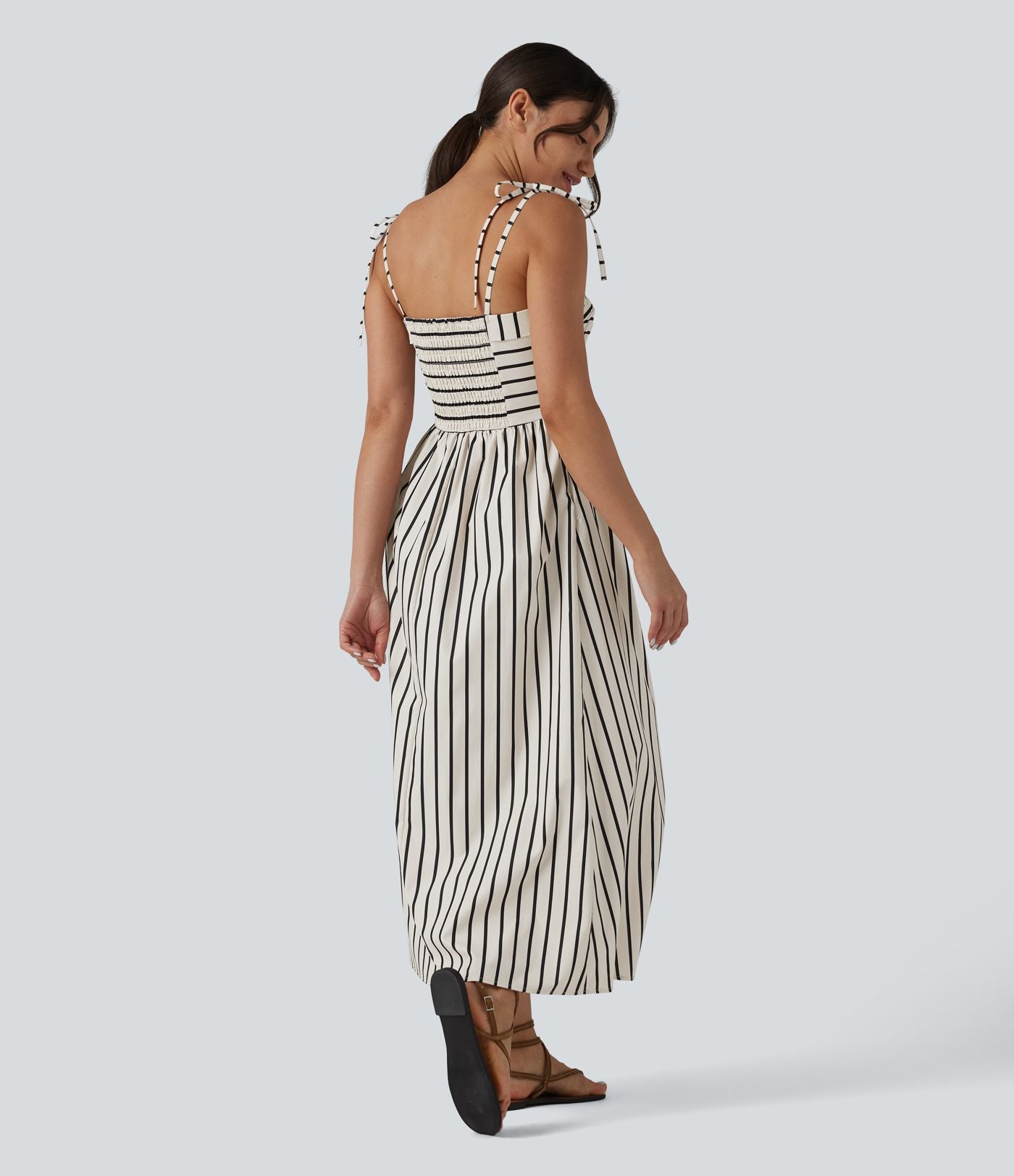 Robe midi rayée bretelles fines avec laçage et poches