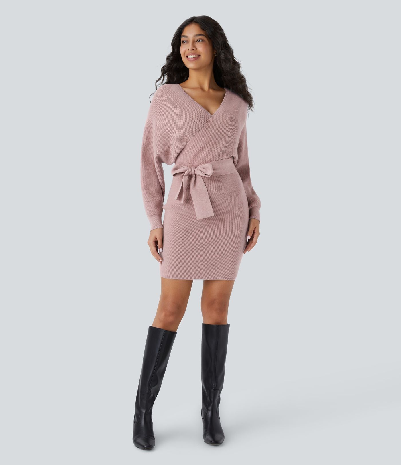 Robe-pull courte décontractée à col V croisé, manches chauve-souris longues et ceinture