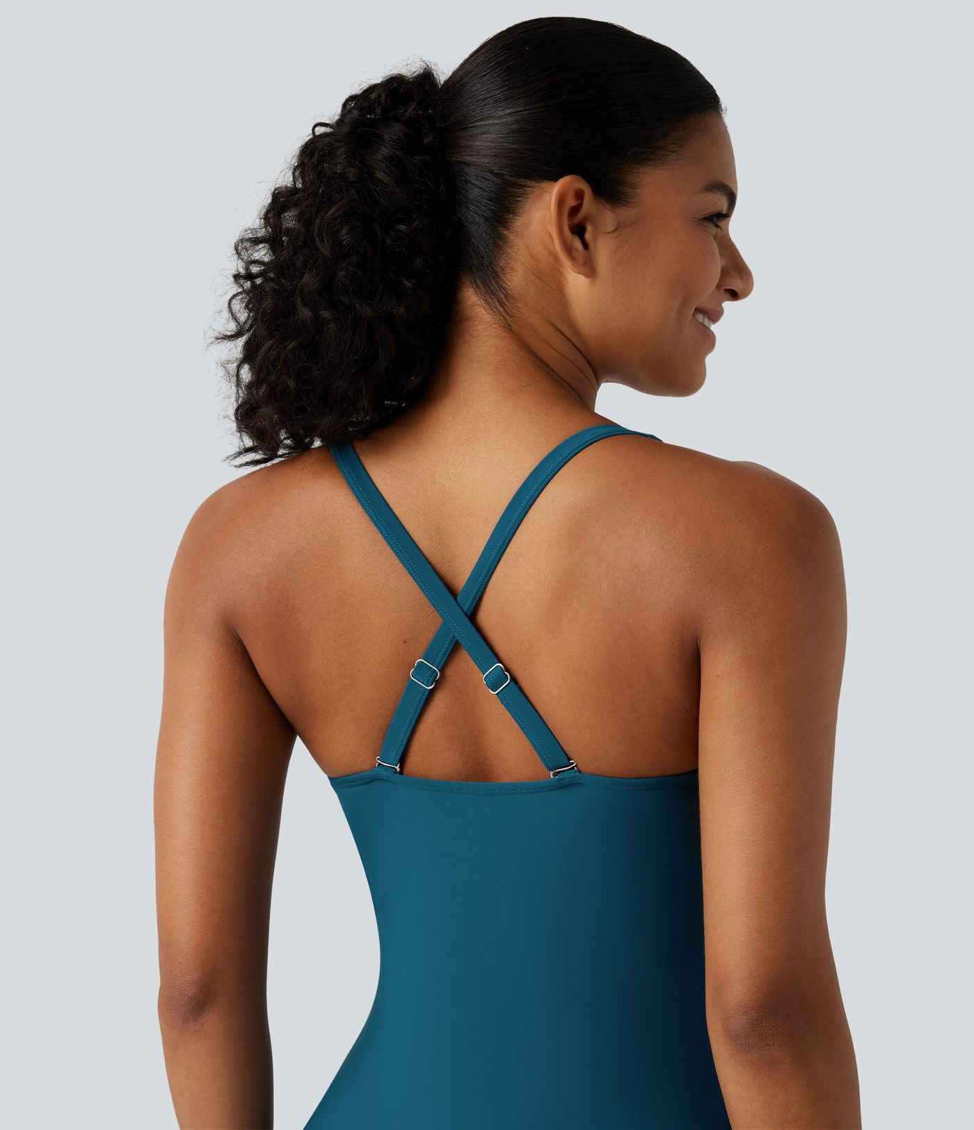 Robe de bain 2-en-1 push-up gainante à encolure Queen Anne avec bretelles ajustables, design torsadé, fronces, ourlet fendu, brassière intégrée et poches