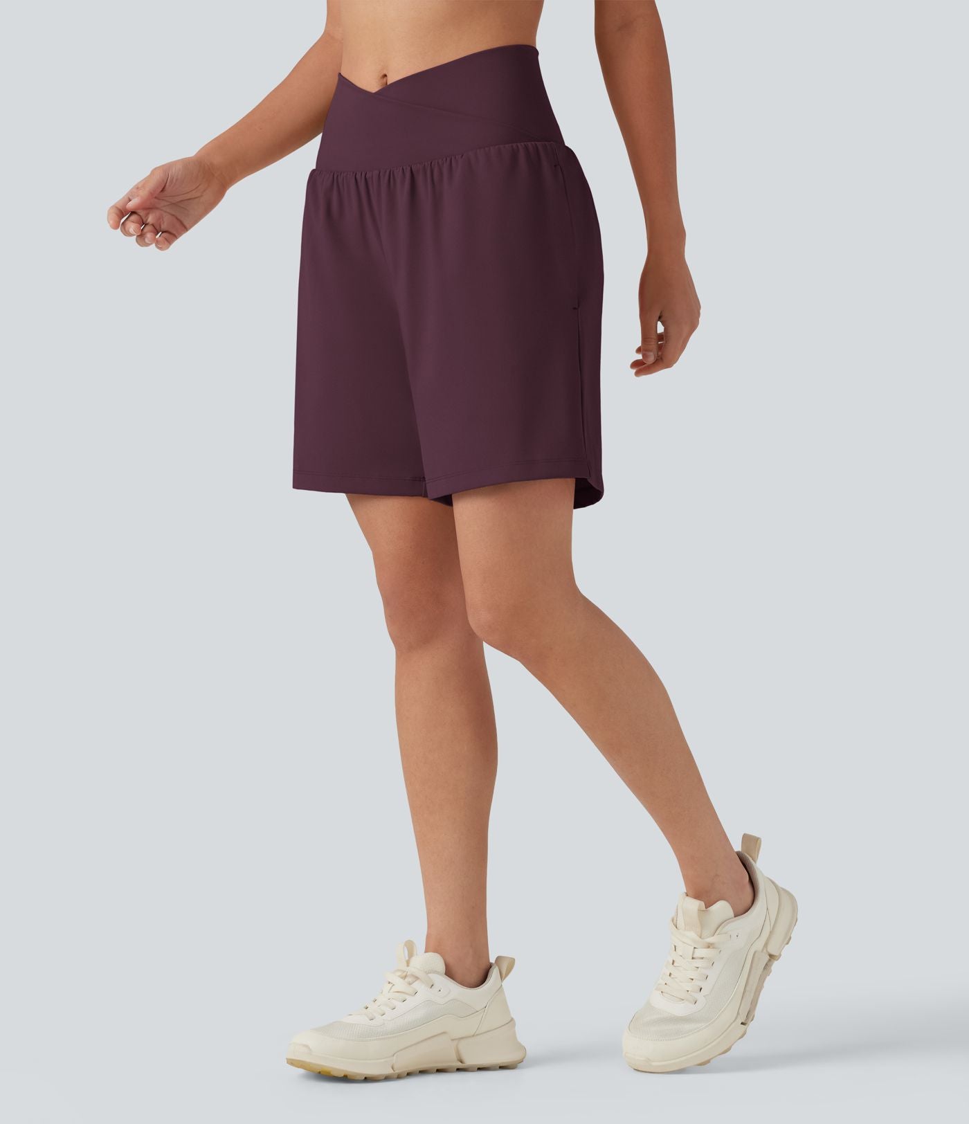 Short de yoga SoftlyZero™ Airy 2-en-1, taille haute, croisé, à effet frais InstantCool, 17,5 cm, avec poches