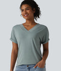 T-shirt décontracté col V à manches chauve-souris courtes