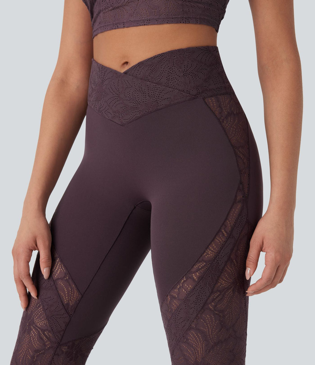 Pantalon de yoga évasé à taille haute croisée, poche arrière et dentelle