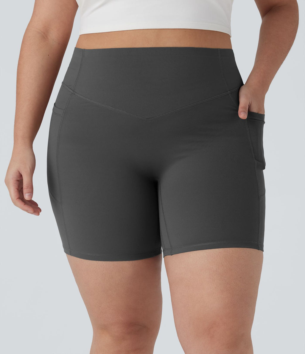 Short cycliste 17,5 cm d'entraînement gainant galbant taille haute grande taille avec effet scrunch et poches Halara UltraSculpt™
