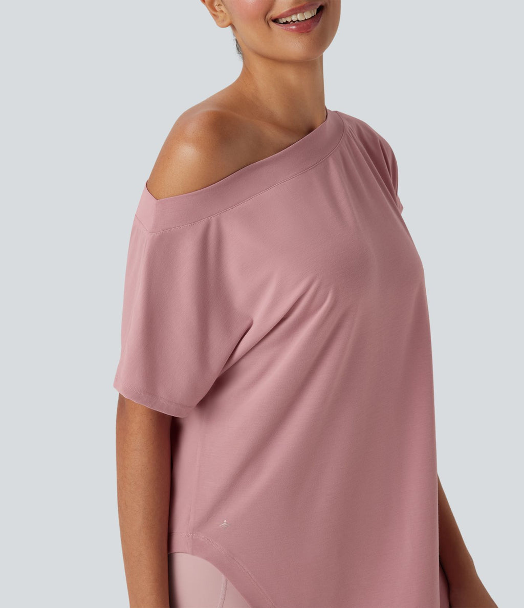 Haut de sport de yoga à épaule dénudée avec manches courtes, ourlet incurvé et asymétrique à séchage rapide