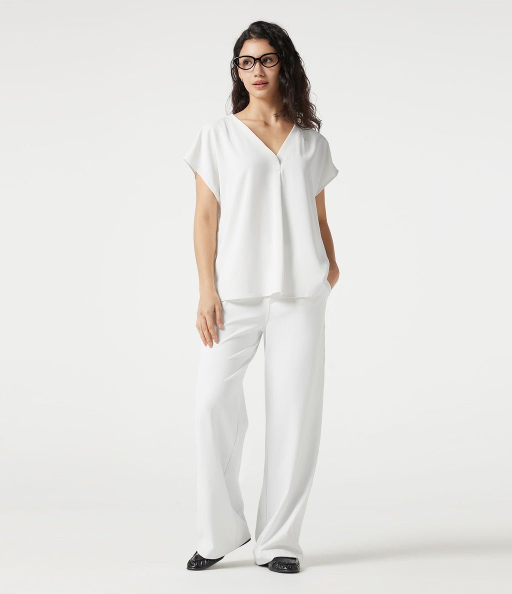 Blouse esprit bureau oversize défroissage facile, col V et manches courtes
