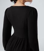 Robe mini côtelée col V volants manches longues