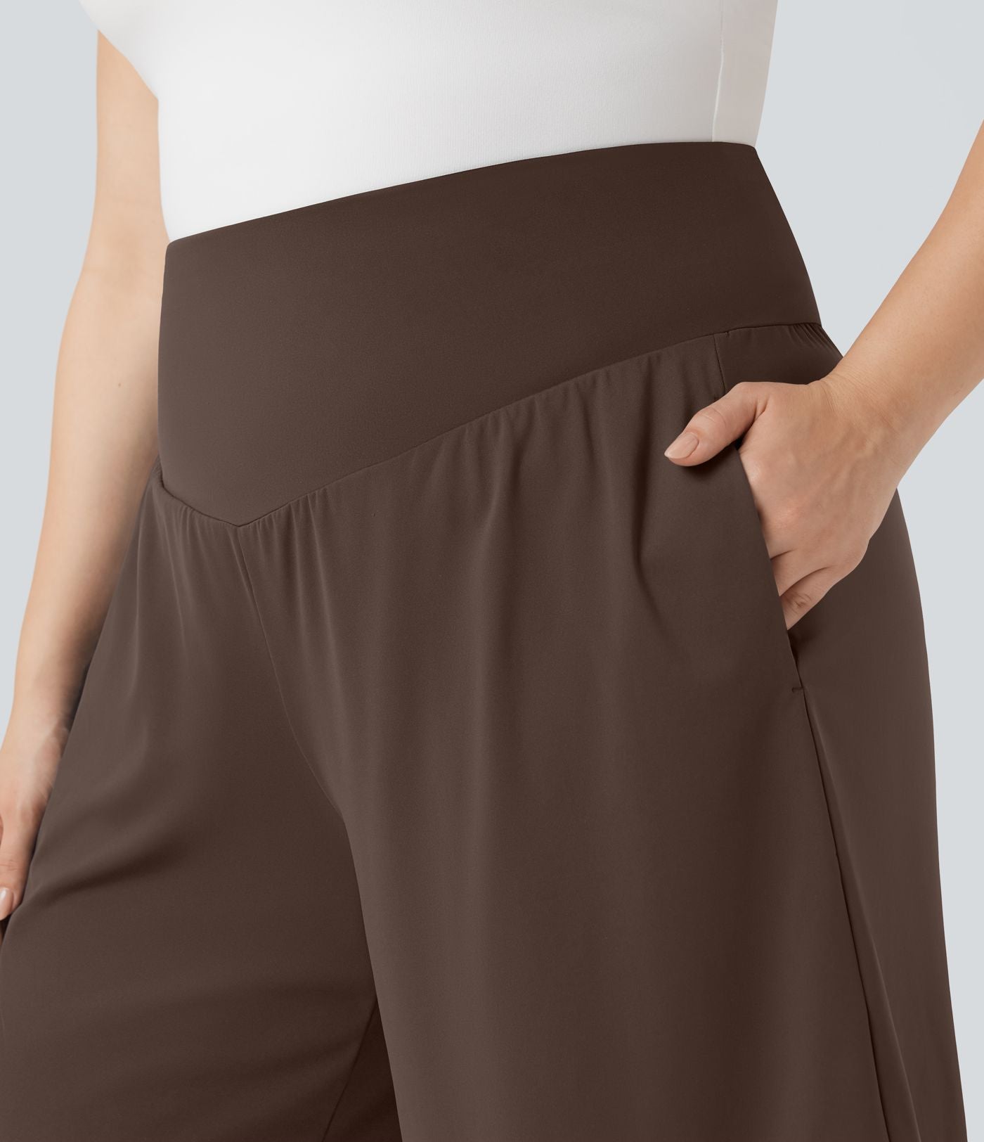 Bermuda de yoga grande taille SoftlyZero™ Airy taille haute effet frais InstantCool avec poches