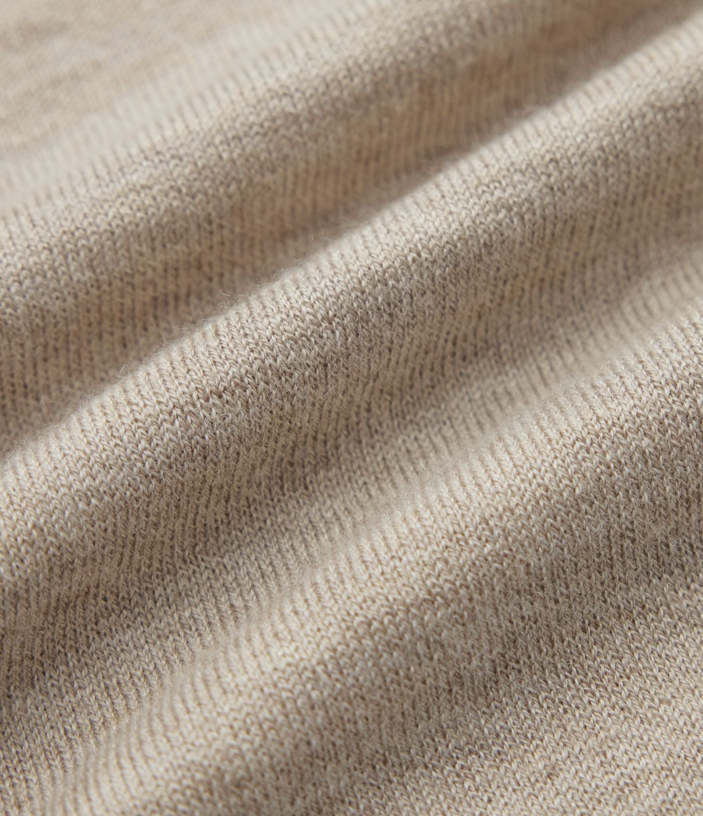 Pull tailleur ajusté col rond manches courtes mélange soie-laine
