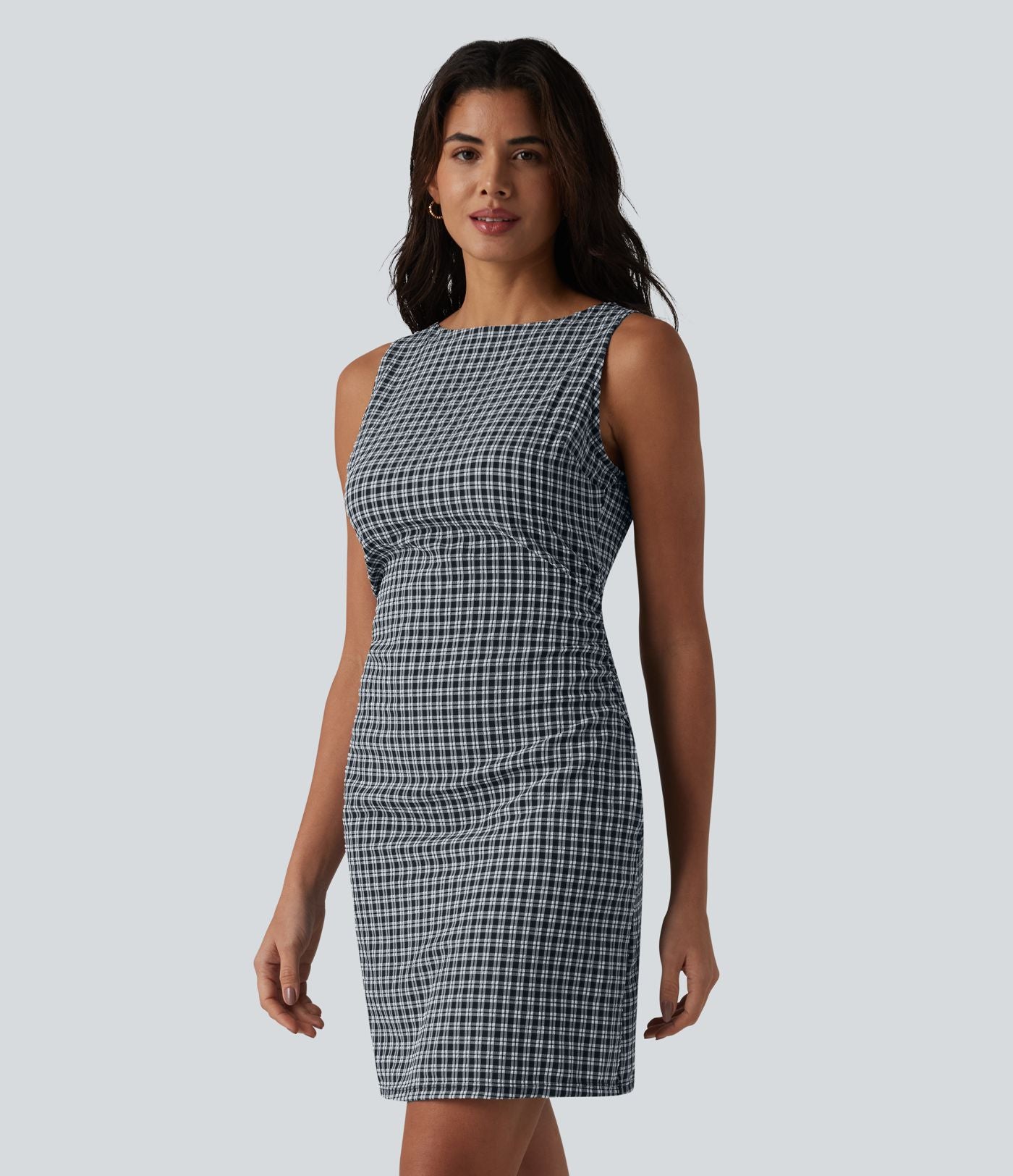 Robe mini casual sans manches col bateau à carreaux vichy, avec poches