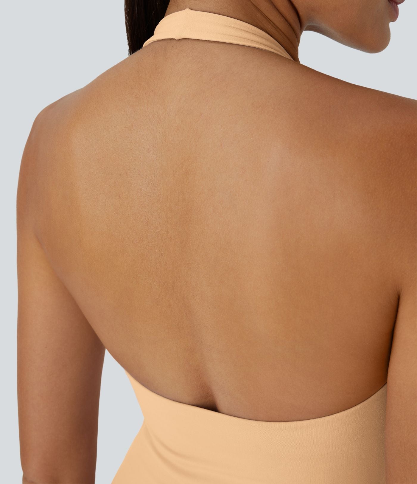 Softlyzero™ Plush Robe Sport Mini 2-en-1 à Poches Dos Nu et Col Halter