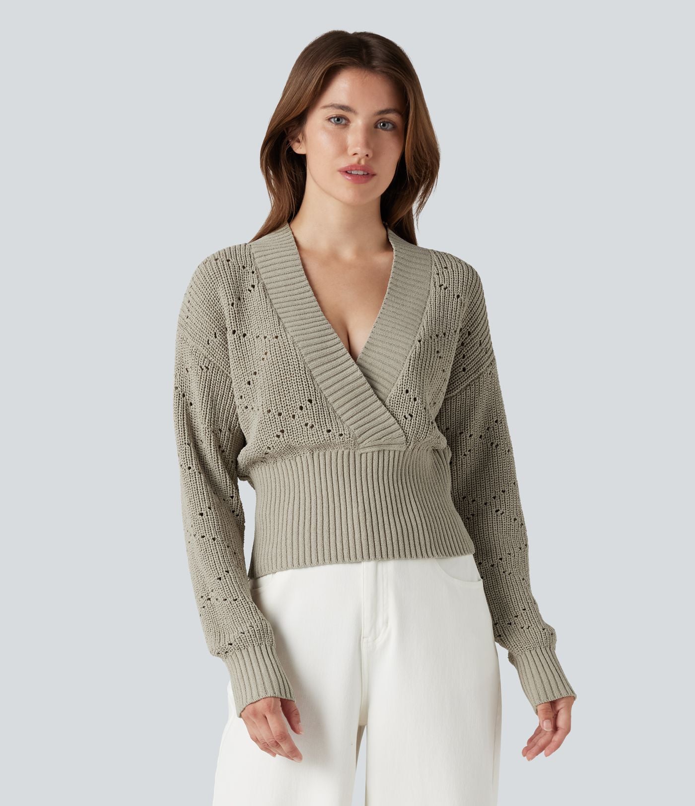 Pull tailleur col V ajouré manches longues