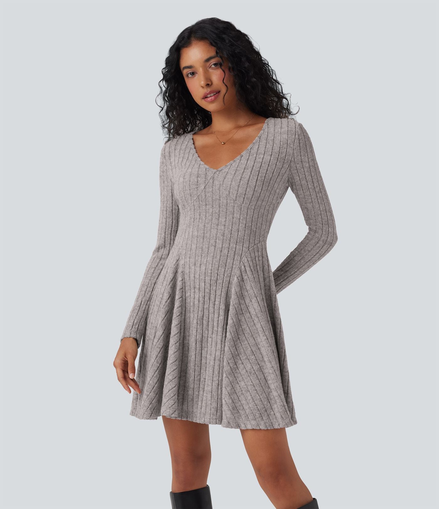 Robe décontractée mini évasée maille côtelée col V manches longues