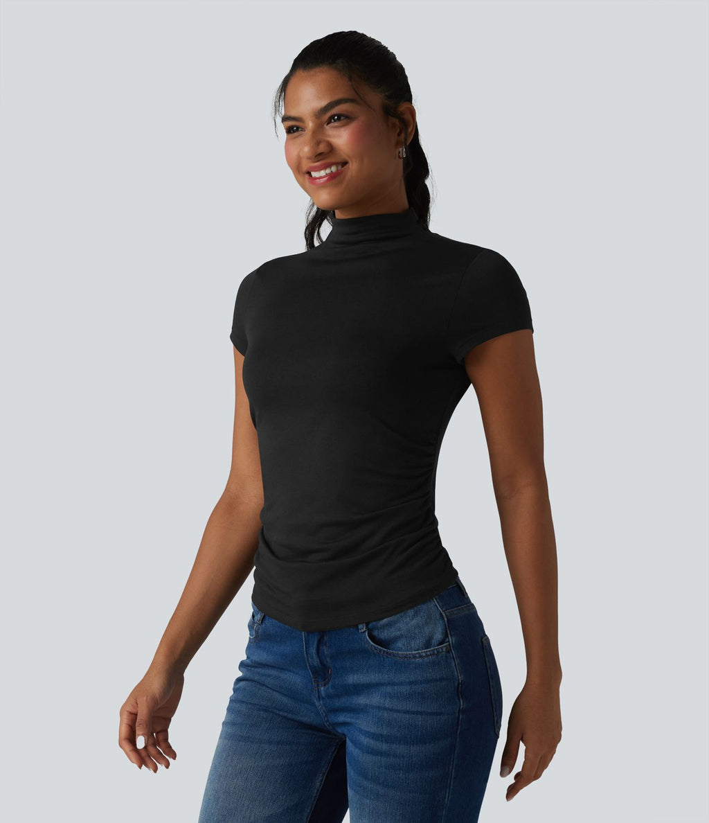 T-shirt casual froncé à col cheminée et manches courtes