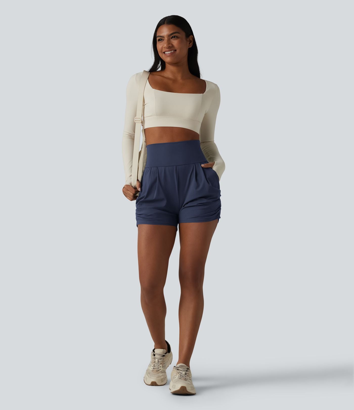Short de yoga SoftlyZero™ Airy taille haute froncé effet frais InstantCool 7,5 cm avec poches