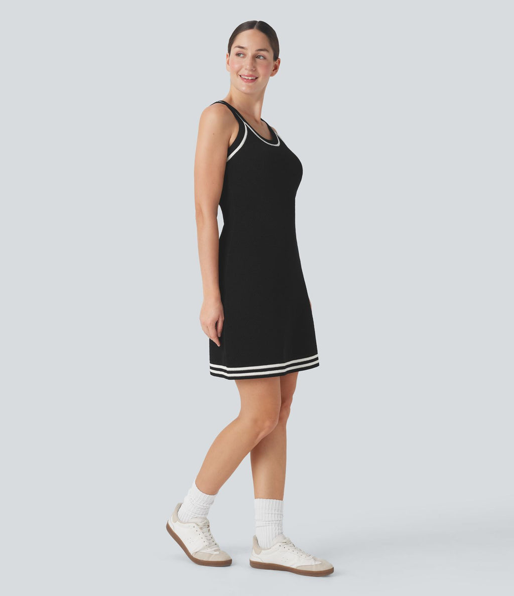Robe mini décontractée en maille de type pull avec dos nu et color block