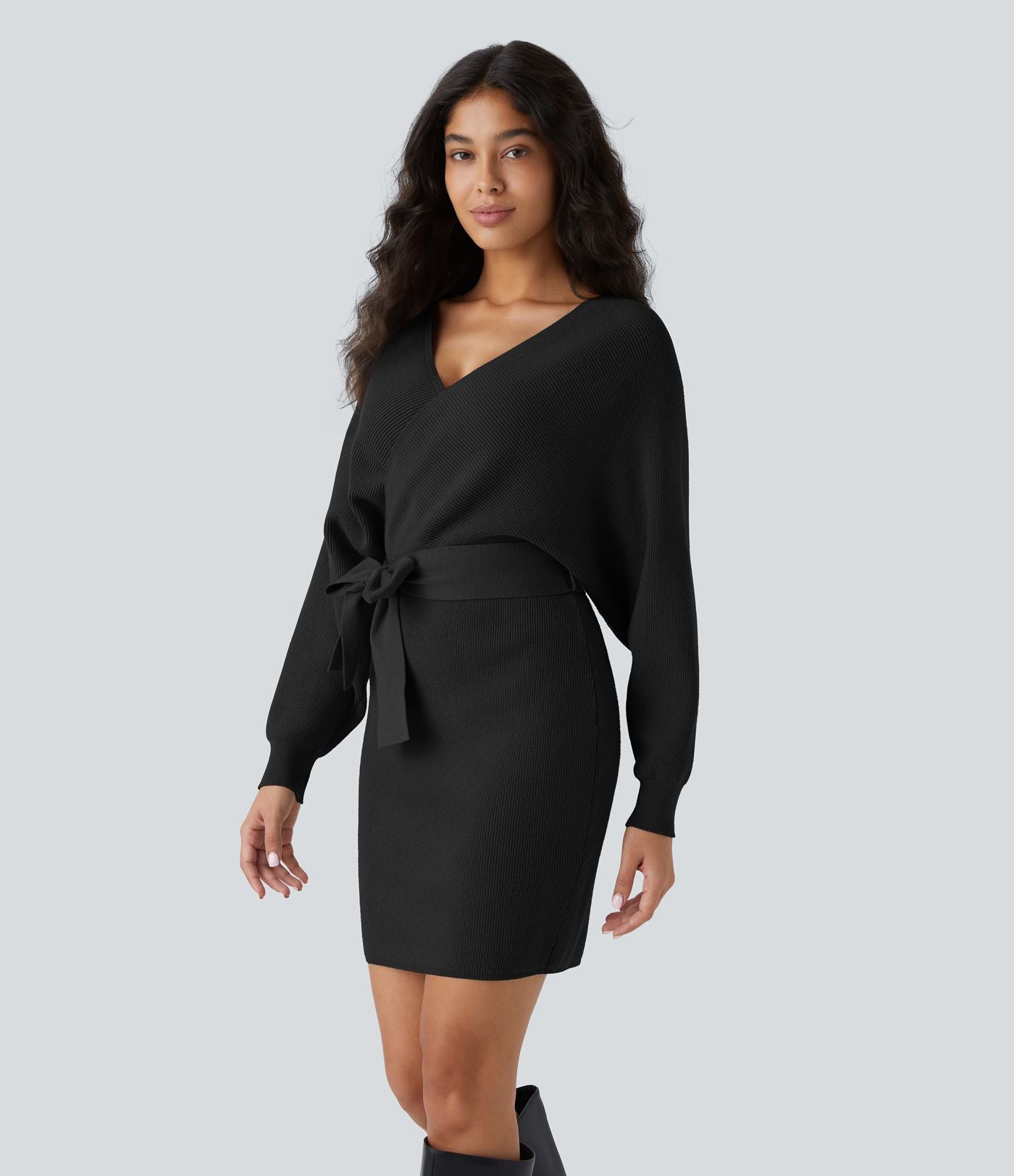 Robe-pull courte décontractée à col V croisé, manches chauve-souris longues et ceinture