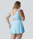 Robe de sport mini grande taille SoftlyZero™ Airy à col U avec brassière intégrée 2-en-1 effet frais InstantCool avec poches, accès facile Easy Peasy
