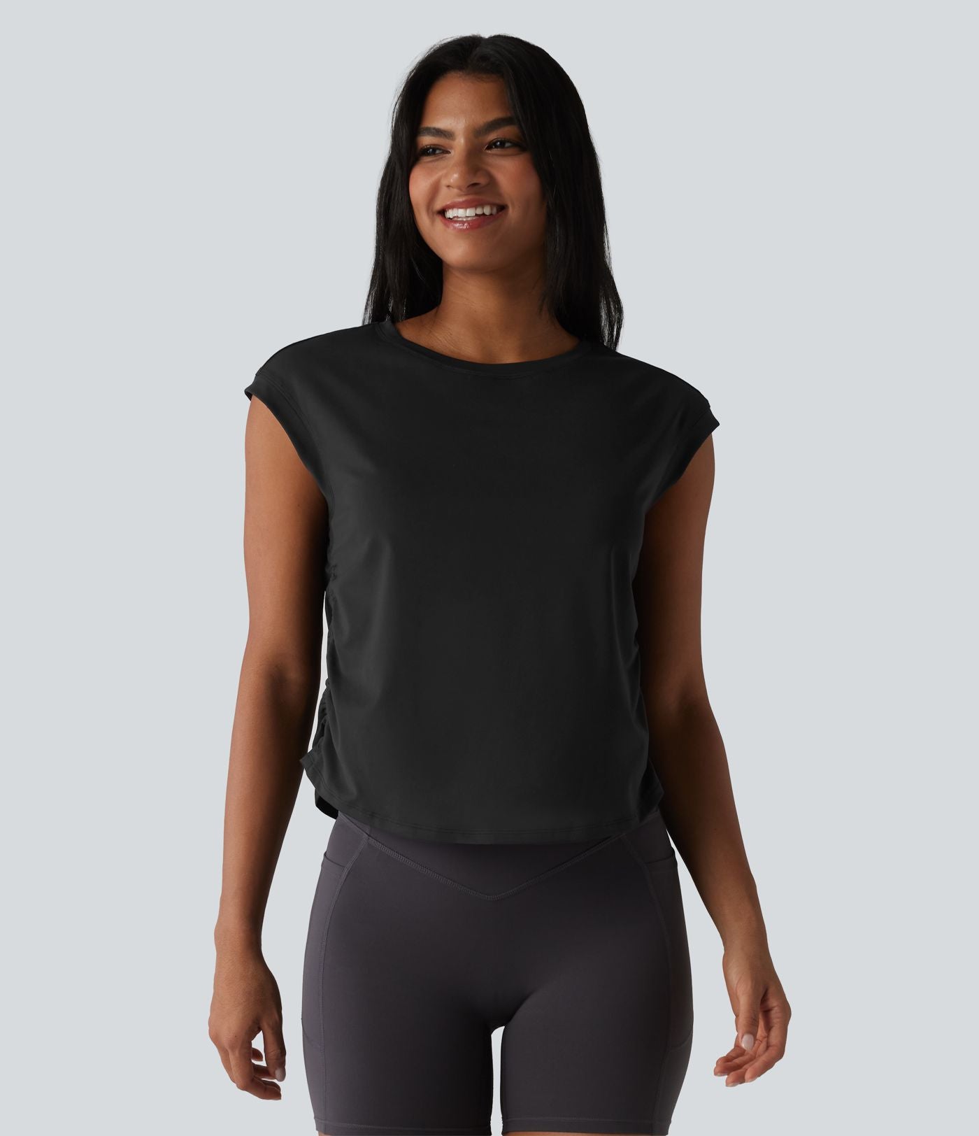 Haut de sport SoftlyZero™ séchage rapide col rond manches courtes avec fronces et ourlet arrondi